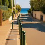 20m2- 1 Pers- De La Nartelle- Maxime - Piscine Partage- Parking Dom wakacyjny *