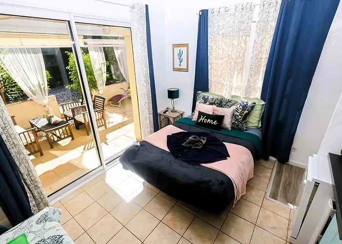 20m2- 1 Pers- De La Nartelle- Maxime - Piscine Partage- Parking Casa de Férias Sainte-Maxime